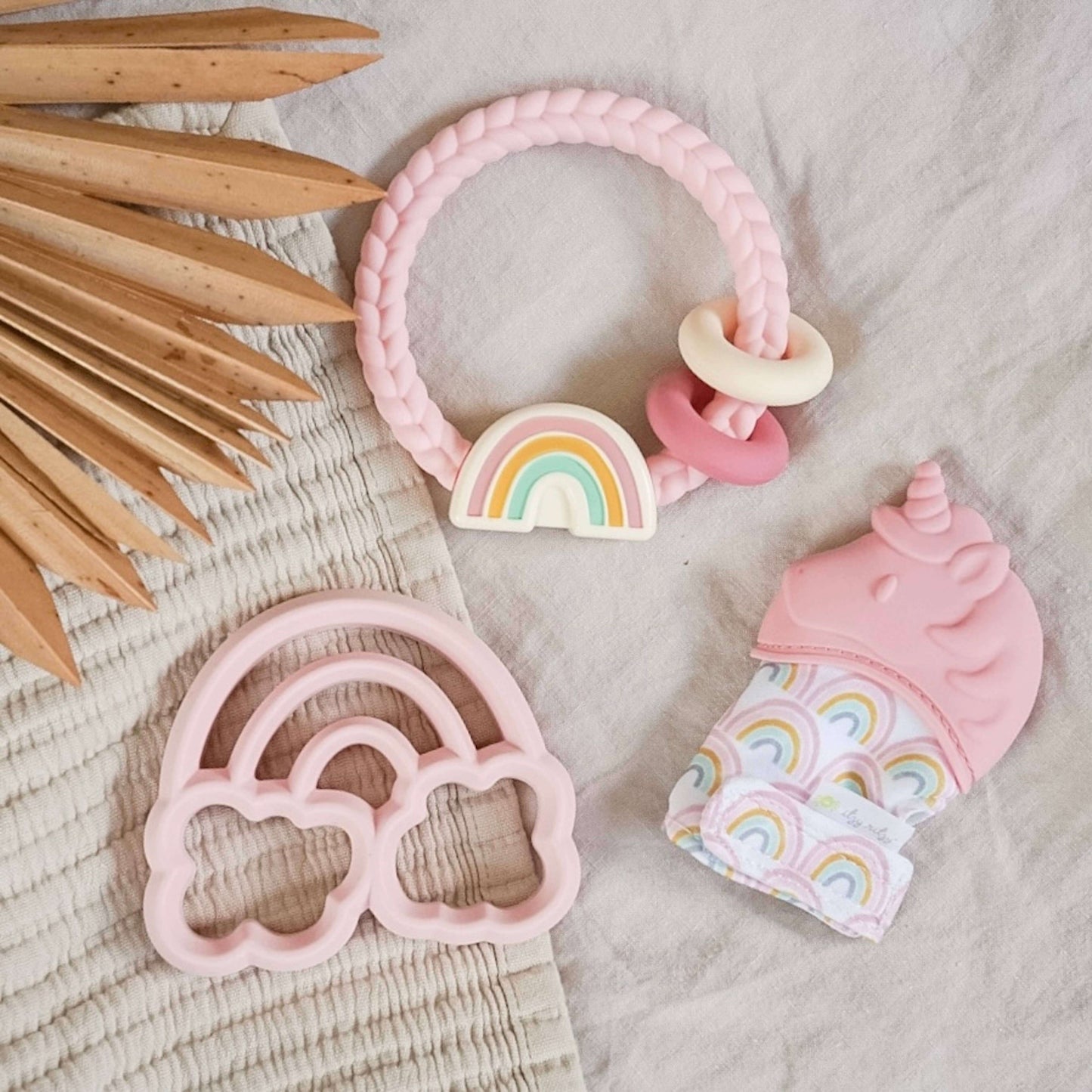 Itzy Mitt Silicone Teething Mitts: Highland Cow