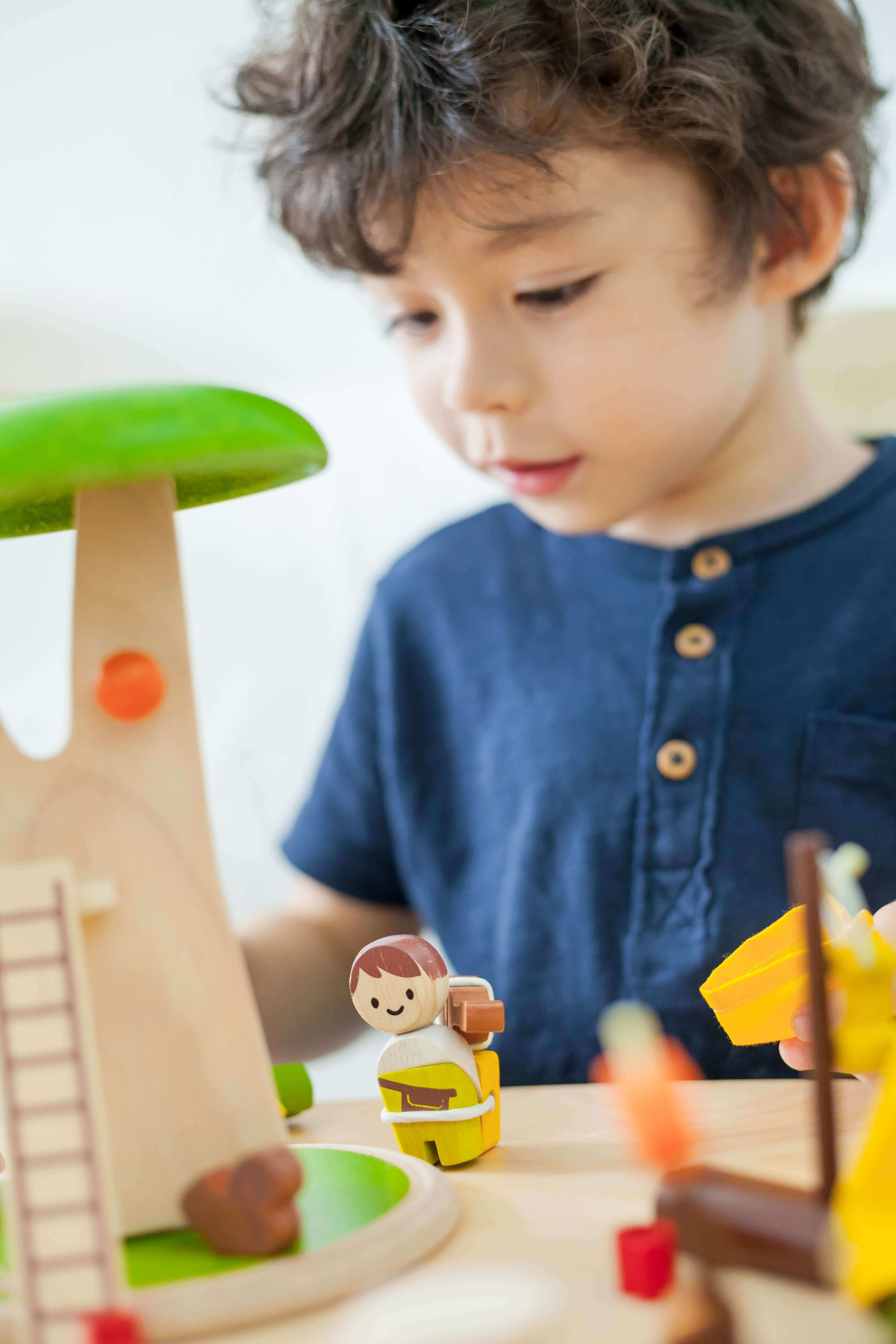 Toy Tree House Ecofriendly Wooden Toy PlanToys
